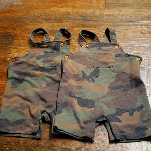 Baby camo overalls 12 M - Picture 1 of 3